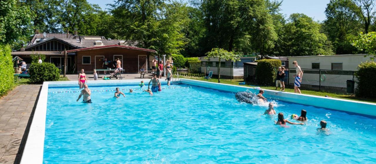 Chalet 'T Rijsterbos Op Camping Met Zwembad! Βίλα Εξωτερικό φωτογραφία