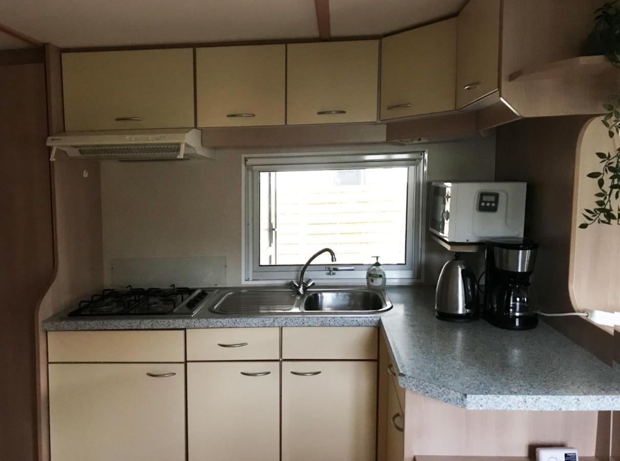 Chalet 'T Rijsterbos Op Camping Met Zwembad! Βίλα Εξωτερικό φωτογραφία